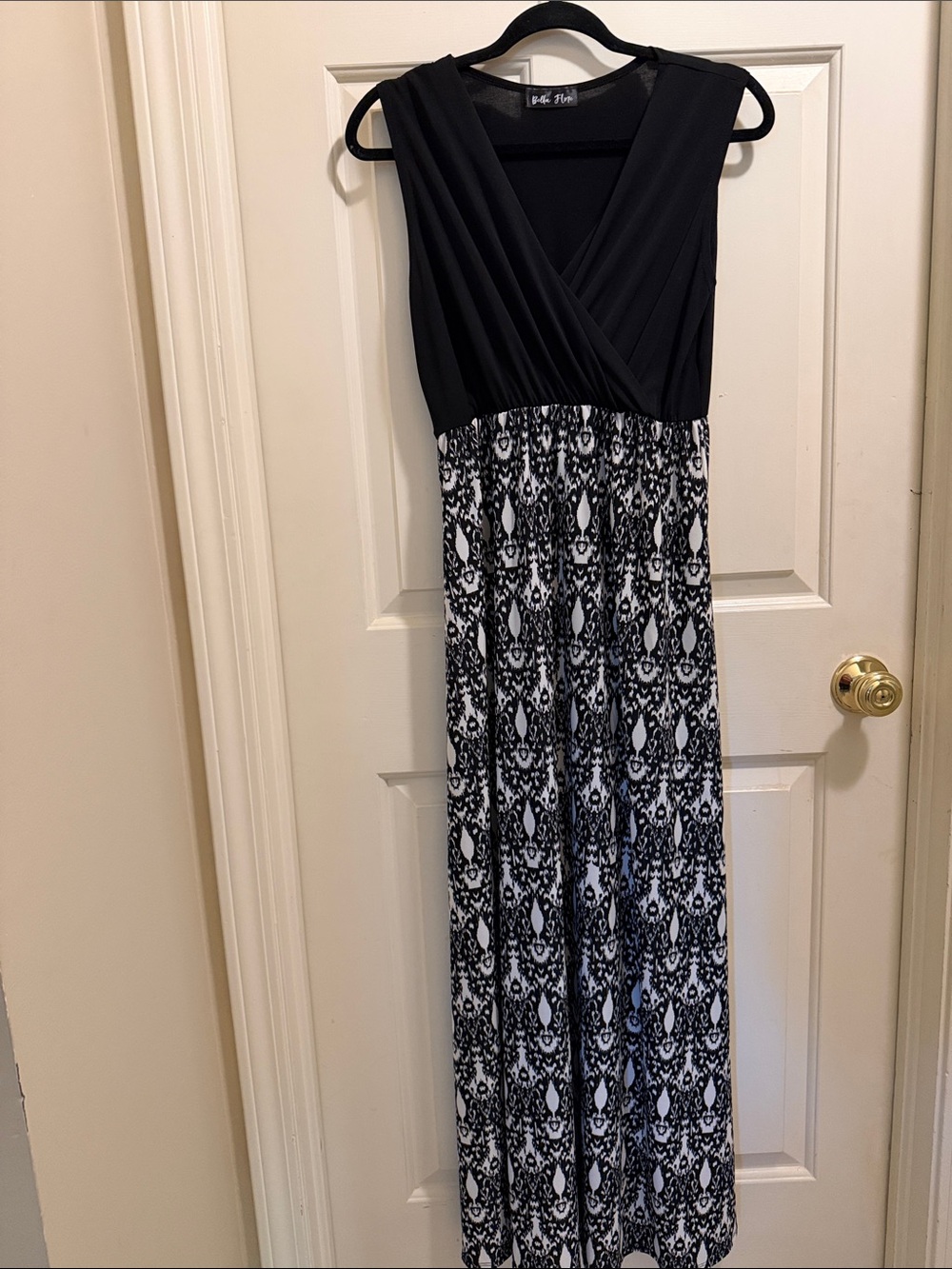 Sleeveless Black & White Patterned Maxi Dress